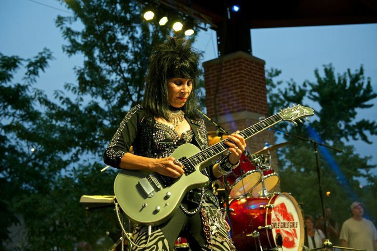 19 Photos of Girls, Girls, Girls and That 80s Band from Rockin' on the River