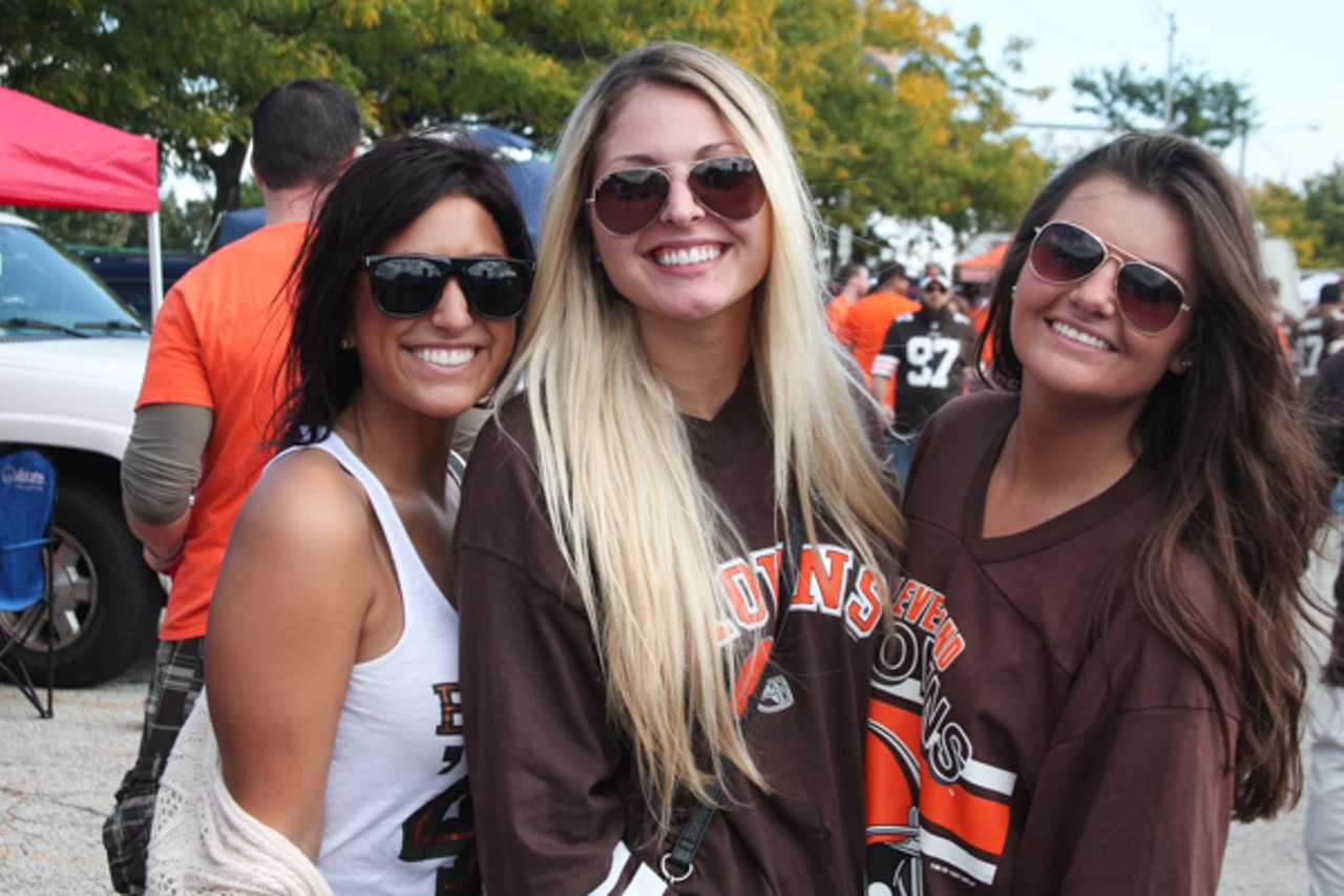 31 Photos of Clevelanders Tailgating Yesterday's Browns Game at the Muni Lot