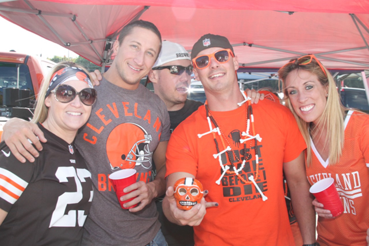 31 Photos of Clevelanders Tailgating Yesterday's Browns Game at the Muni Lot