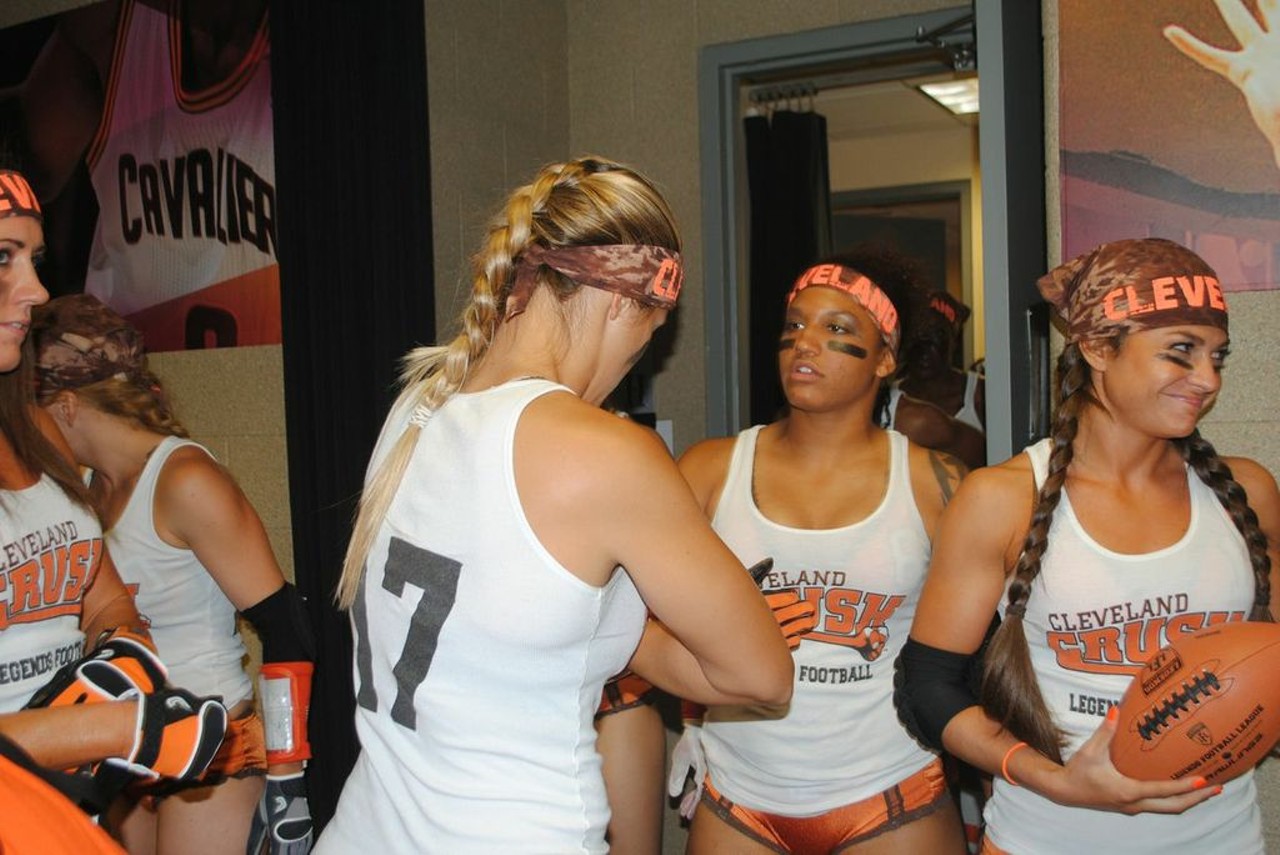 33 Photos from Yesterday's Cleveland Crush Lingerie Football Game
