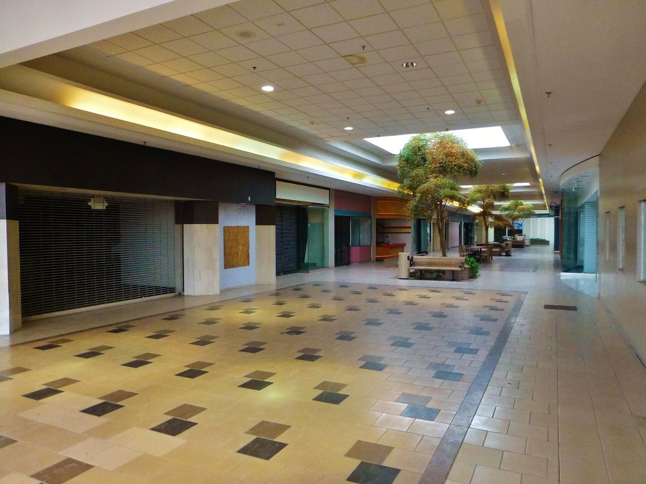 Empty mall corridor; used now as a walkway between Walmart and JCPenney.