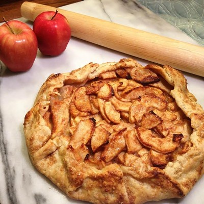 Floressa Cafe is an online, allergy-friendly bakery that specializes in vegan, gluten free and classic baked goods. You have to try their vegan apple galette.