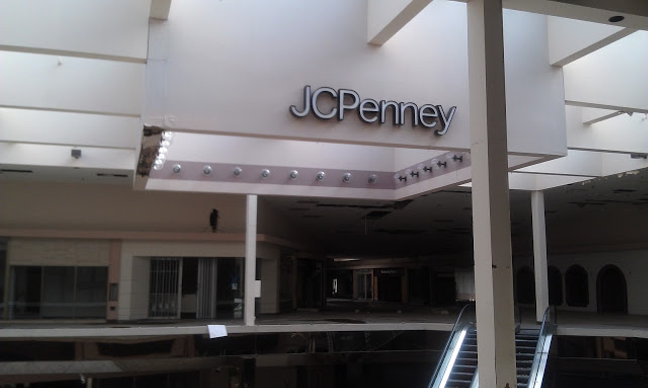 One of the surviving JCP signs.