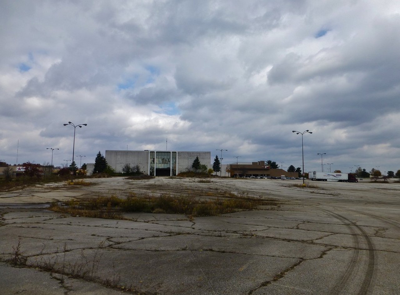 Photos of Akron's Abandoned Rolling Acres Mall