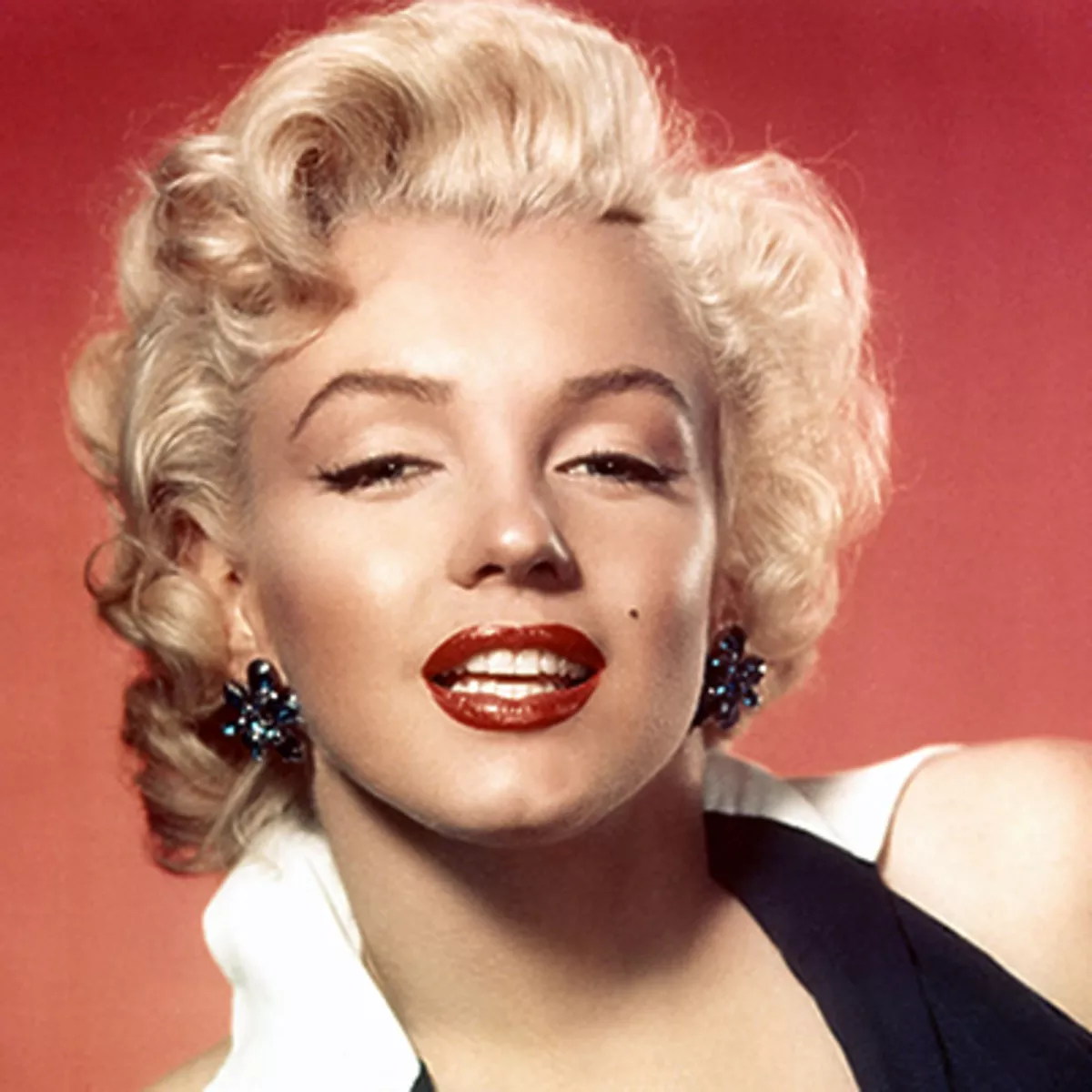 marilyn-monroe-9412123-1-402.webp