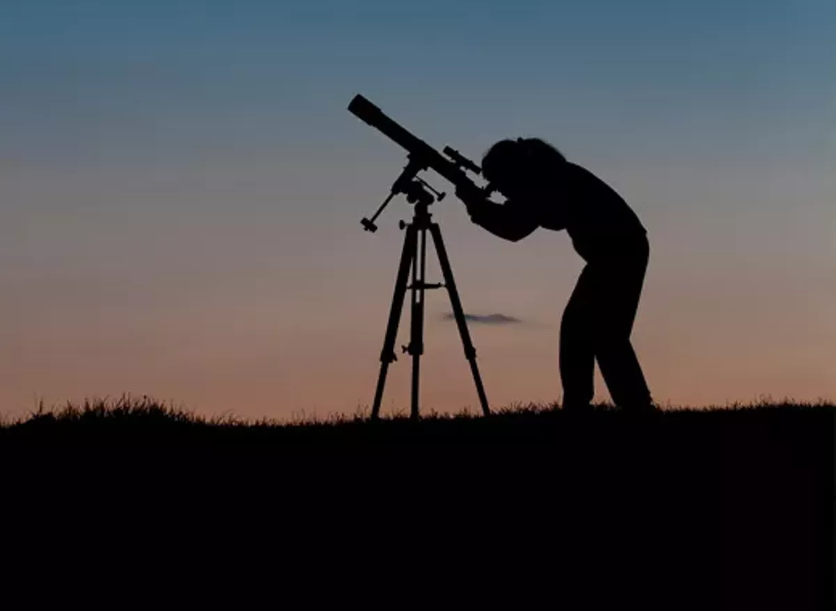160c7563_telescope_night.webp