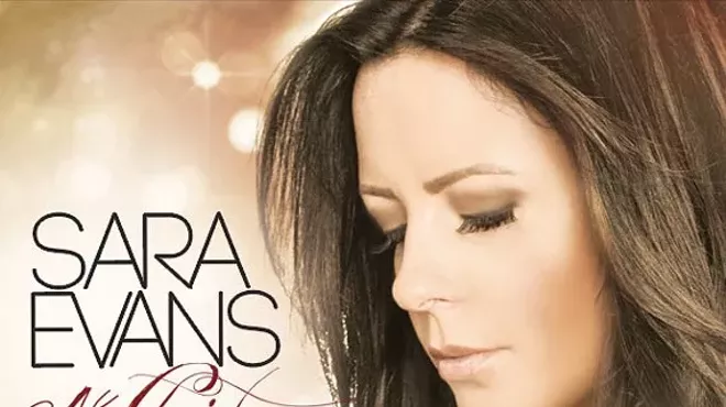 Image: Sara Evans at Christmas