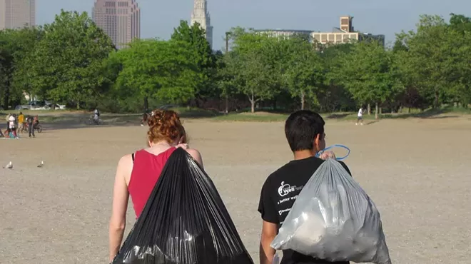 Image: Splash Fund Adopt-A-Beach Cleanup with Terrestrial Brewing Company