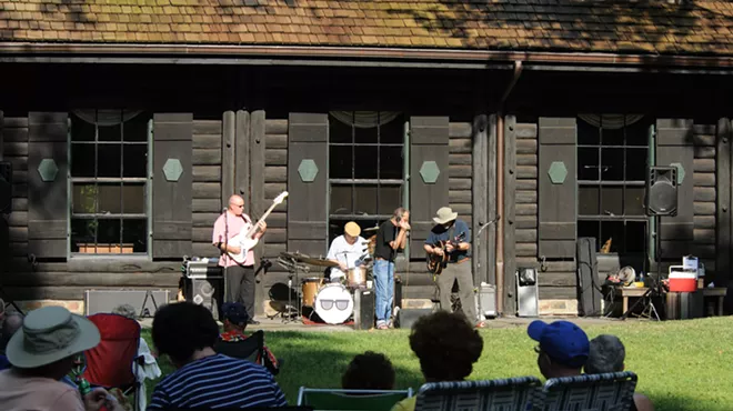 Image: Look About Lodge Concert Series