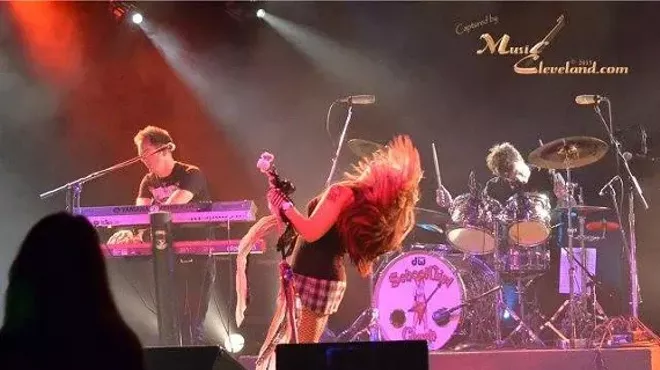 Image: Schoolgirl crush in concert