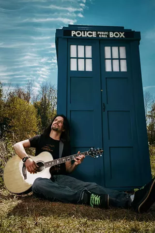 Image: Singer/Songwriter Showcase with Scott Paris