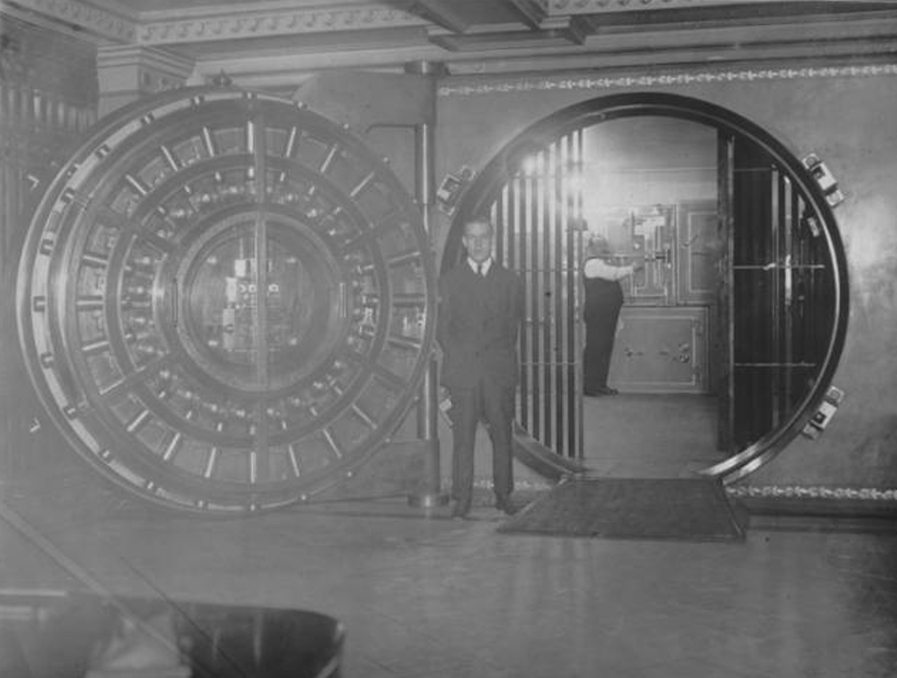 View of the 17-ton door and vault at the Federal Reserve Bank of Cleveland in the basement of the Williamson Building, 215 Euclid Ave.