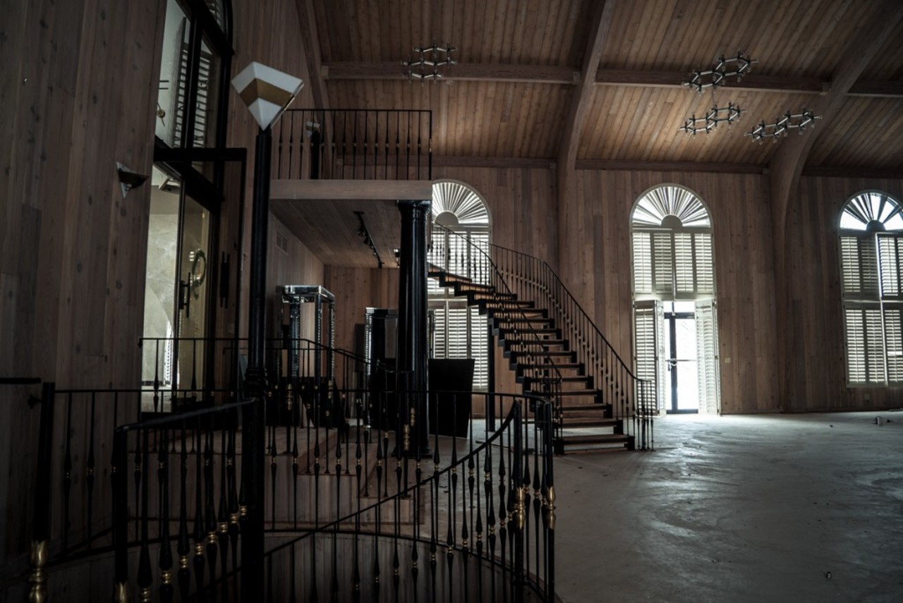 14 Photos of Mike Tyson's Abandoned Ohio Mansion