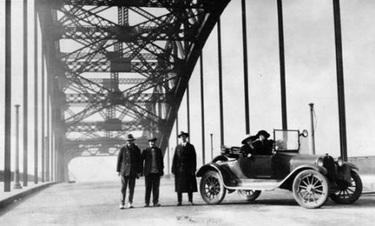 15 Photos of the Detroit-Superior Bridge Construction