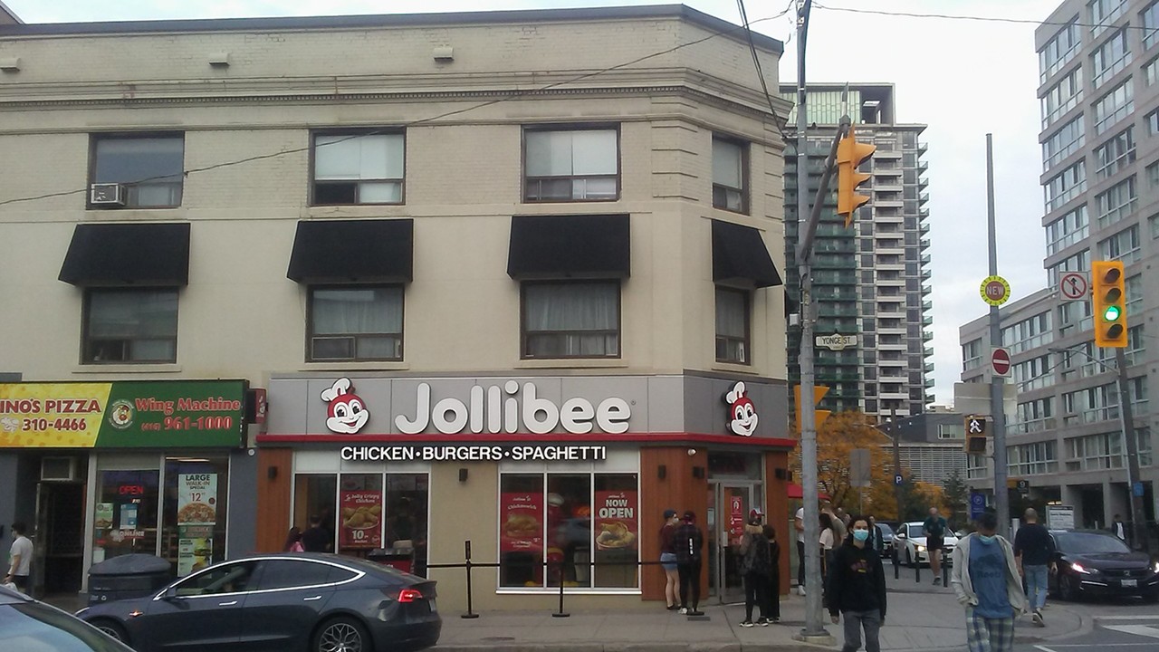 Jollibee - This chain from the Philippines was established in 1978 and came to the United States with a California location one year later. There are currently 1,500 locations worldwide and in 2021 they announced they plan to open 509 more locations throughout Canada and the United States. We're crossing our fingers that the American/Filipino fusion cuisine makes its way to Northeast Ohio.