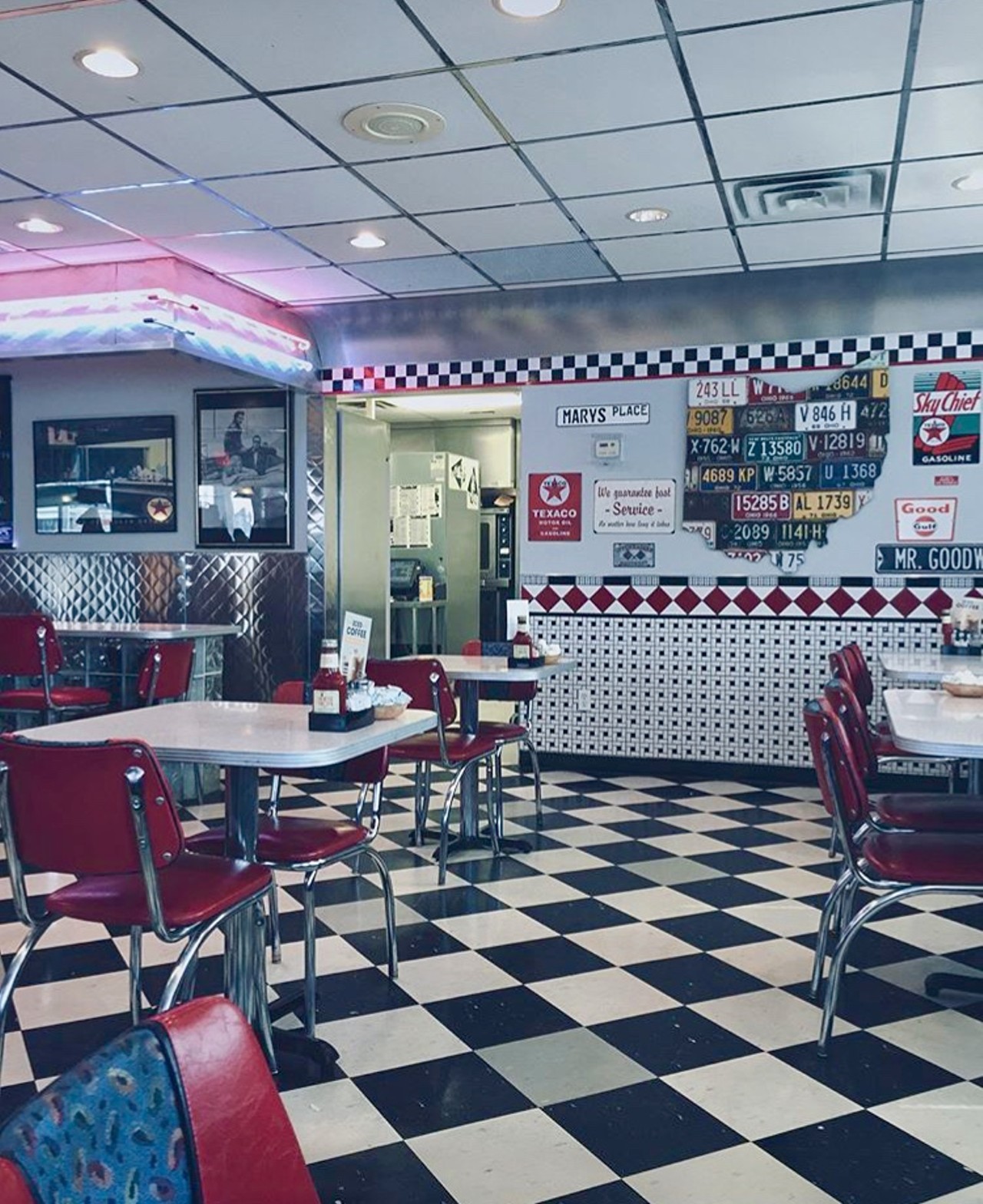 Mary&#146;s Diner
666 E. Main St, Geneva
Travel back to the past with this retro '50s style diner. All of your classic diner food can be found here, from pancakes to apple pie to whipped milkshakes. With decor that celebrates Ohio and a "simpler time," this place is certainly full of charm. 
Photo via Marusya.99/Instagram
