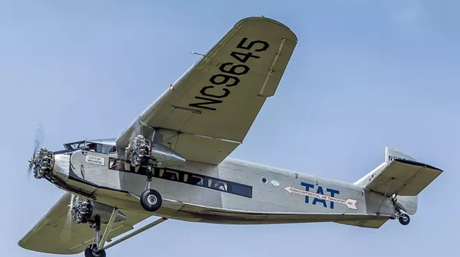 Image: 1928 Ford Tri-Motor Plane Rides