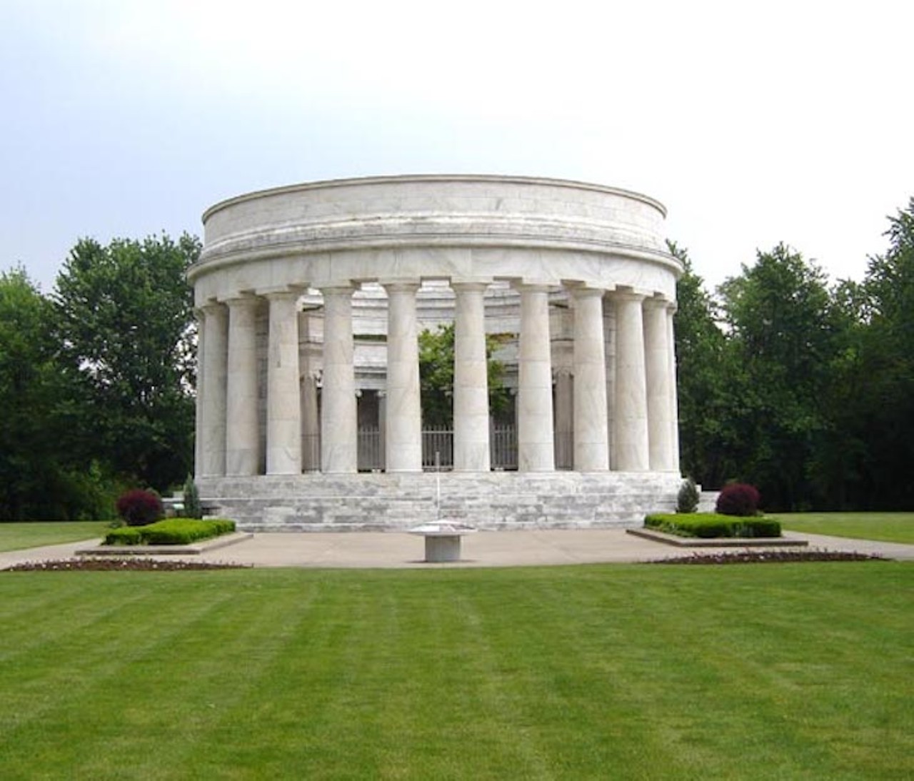 Warren G. Harding
Harding Tomb, Marion
Our 29th president, Harding was popular until scandals like the Teapot Dome Scandal came to light after he died. He is now considered one of our worst presidents.
Photo via Mike Sharp/Wikimedia Commons