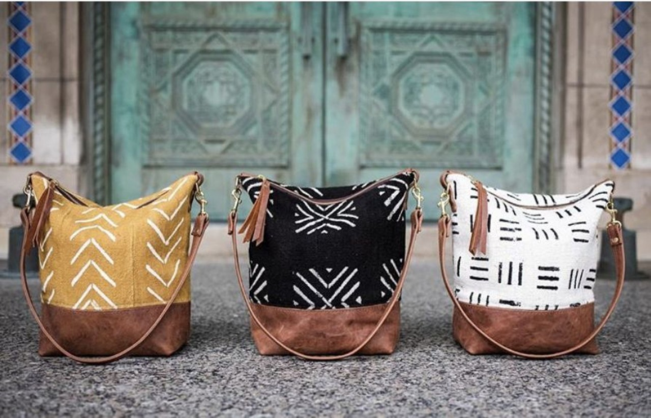  Ellie Jane Bags
It&#146;s all about simplicity for Ellie Jane Bags. Their page shows off an impeccably-designed and effortlessly stylish line of canvas and leather bags.
Photo via  elliejanebags/Instagram