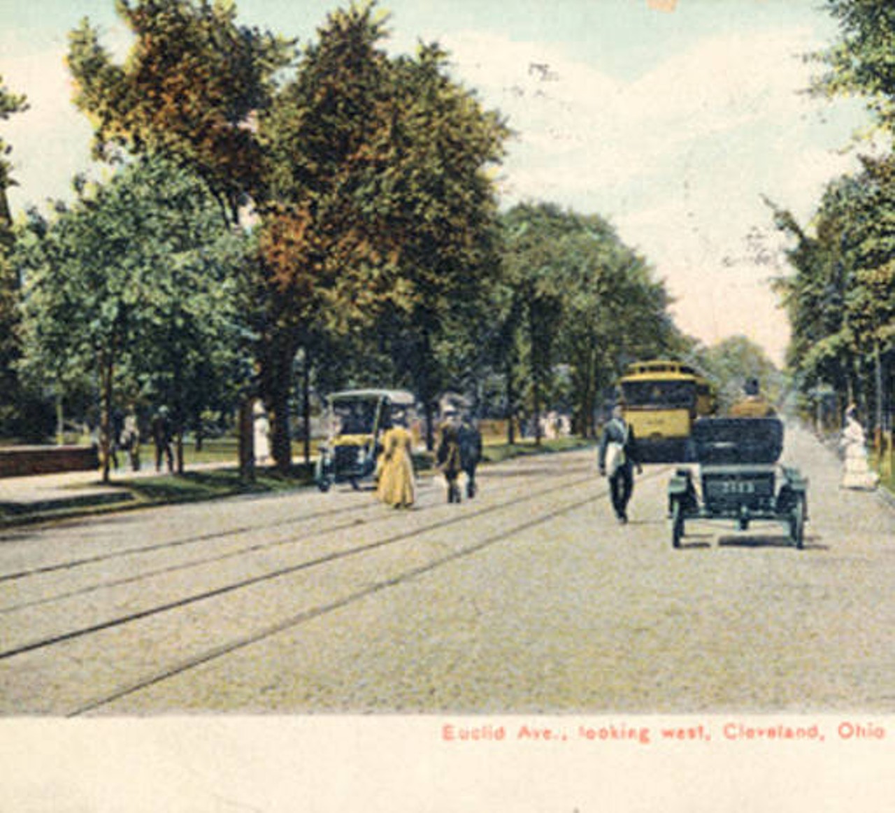 Looking west along Millionaires' Row on Euclid Avenue. 1909