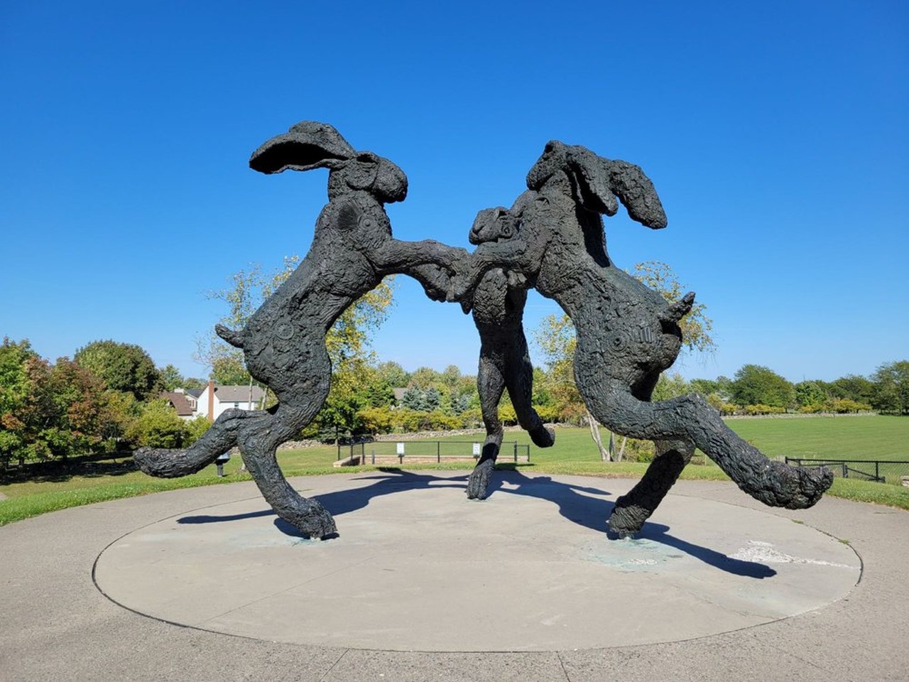  Giant Dancing Rabbits
6350 Woerner Temple Rd., Dublin
In the Columbus suburb of Dublin, you’ll find the Ballantrae Giant Dancing Hares which were made by English artist Sophie Ryder in 2001. The trio of rabbits are 24-feet tall.