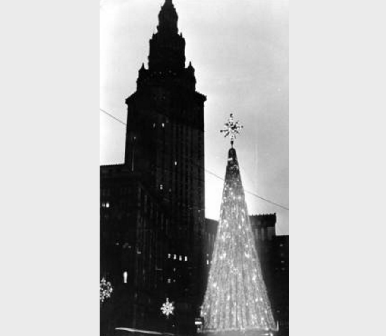Christmas tree at Public Square, 1973.