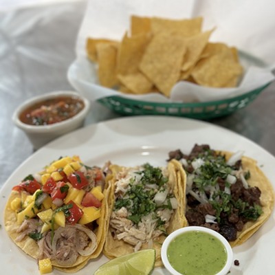El Rinconcito Chapin3 TACOS SPECIALChicken: Topped with onions and cilantro side of green salsaSteak: Topped with onion and cilantro side of green salsaCarnitas: Topped with onion and cilantro side of green salsa The 3 taco special is going to include a side of chips and salsa all for $10.