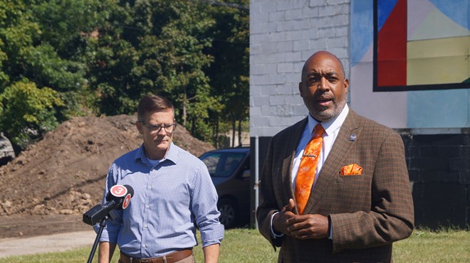 Blaine Griffin announcing his endorsement of Kevin Kelley outside the DREAM mural at E. 110th and Woodland, (9/16/21).