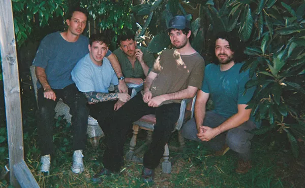 Image: Citizen w/ Hotline TNT