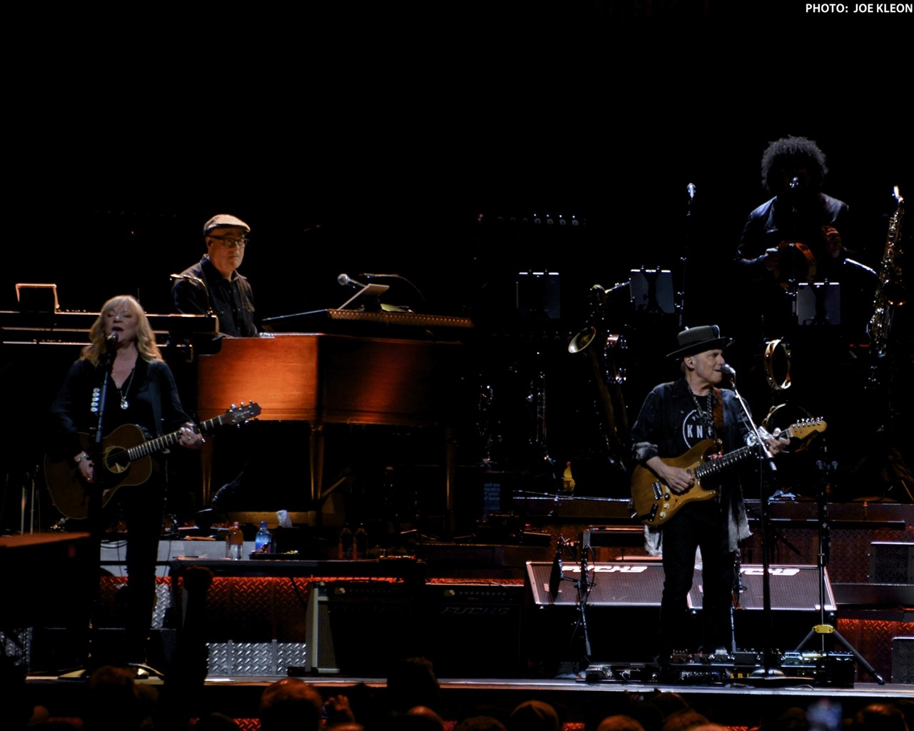 Concert Gallery Bruce Springsteen and the E Street Band Dazzle in