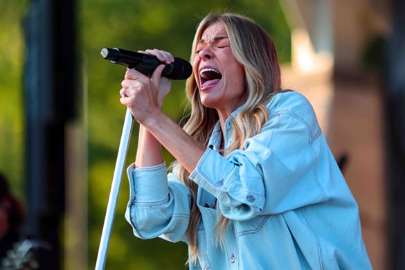 LeAnn Rimes in Mentor