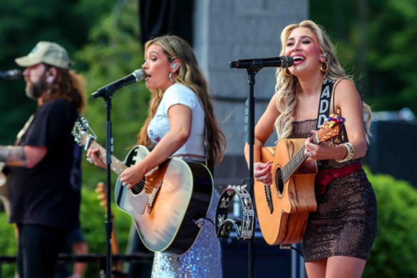 Maddie and Tae in Mentor