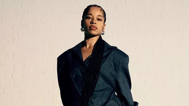 Image: Ella Mai w/ AMA