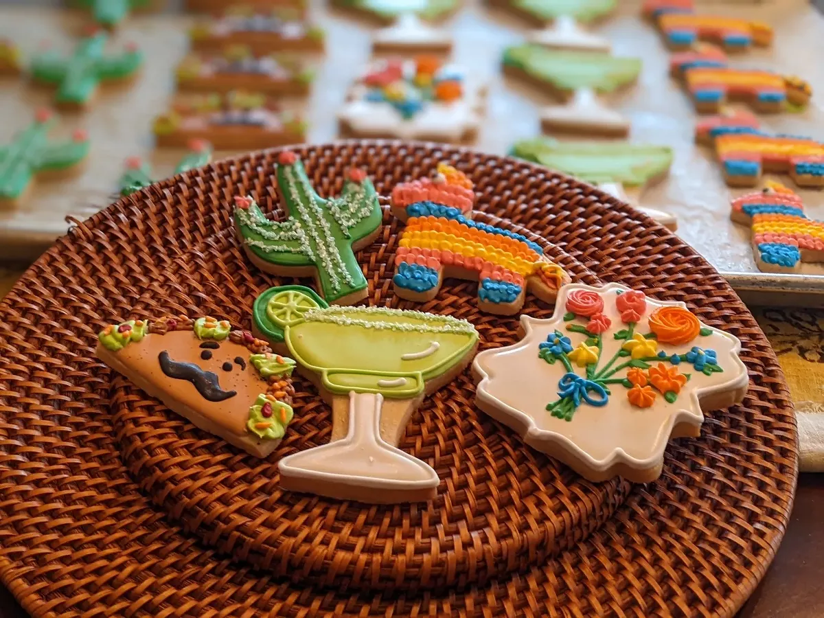 Fiesta Cookies: Cinco de Mayo Decorating Bash!