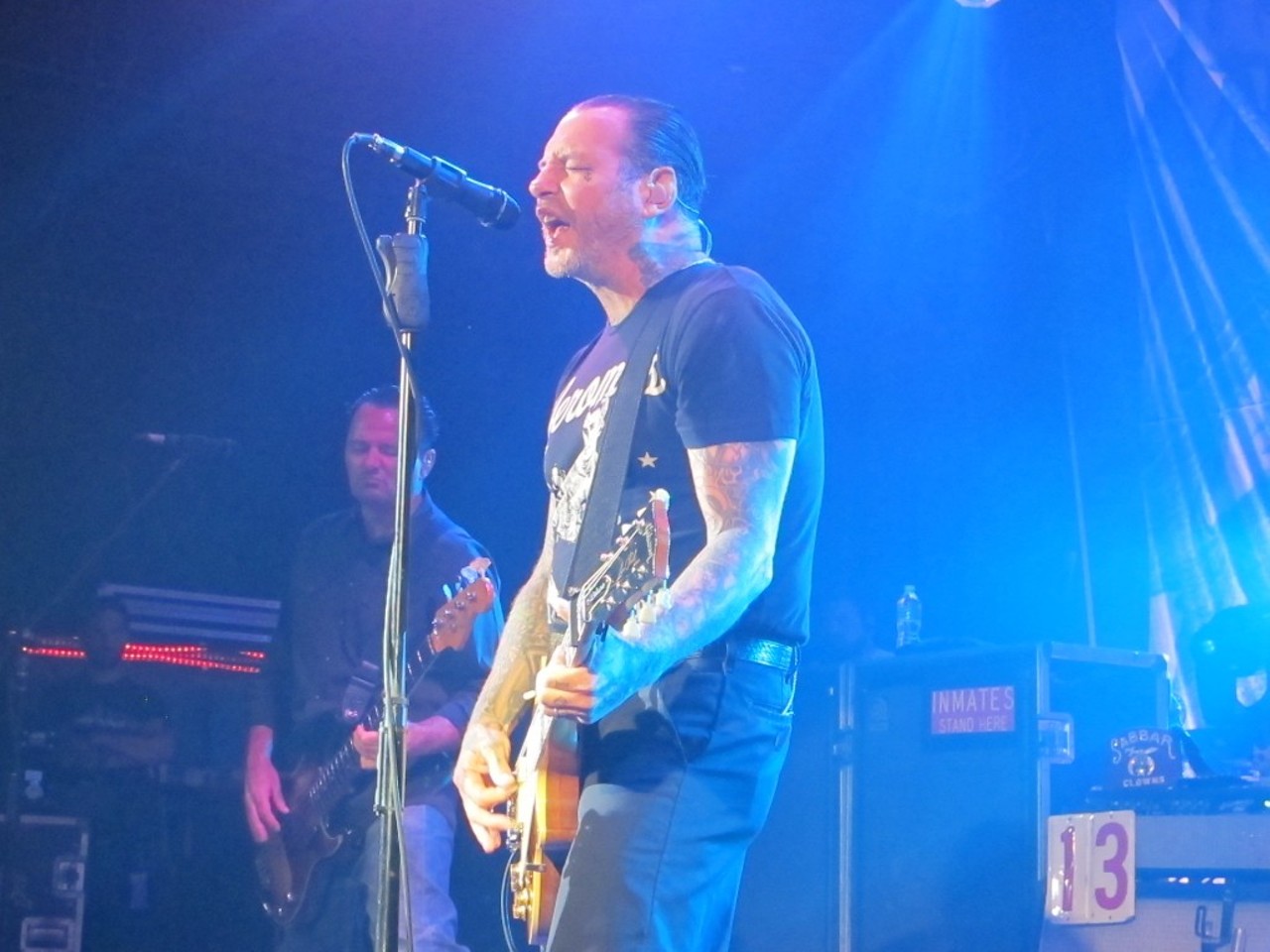 Ring of fire at Social Distortion at HOB, photo by Jeff Niesel.