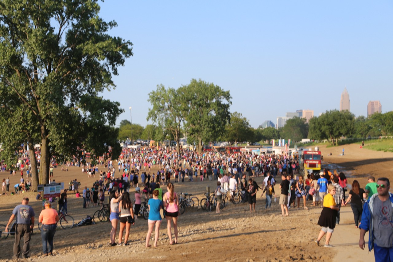 The place to be at Edgewater Live, photo by Emanuel Wallace.