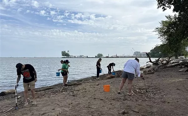 Image: July Beach Cleanup with @CLEAquarium