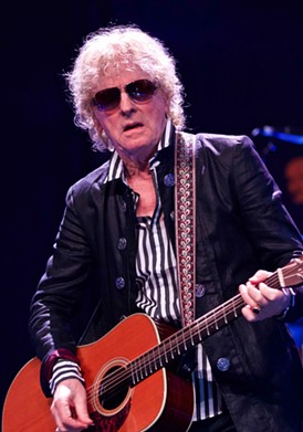 Mott the Hoople '74 Performing at the Cleveland Masonic