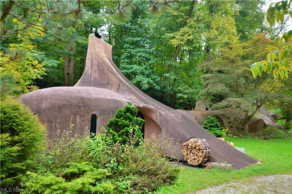 Photos: Like the Flintstones in This $400,000 Concrete House in Lake County