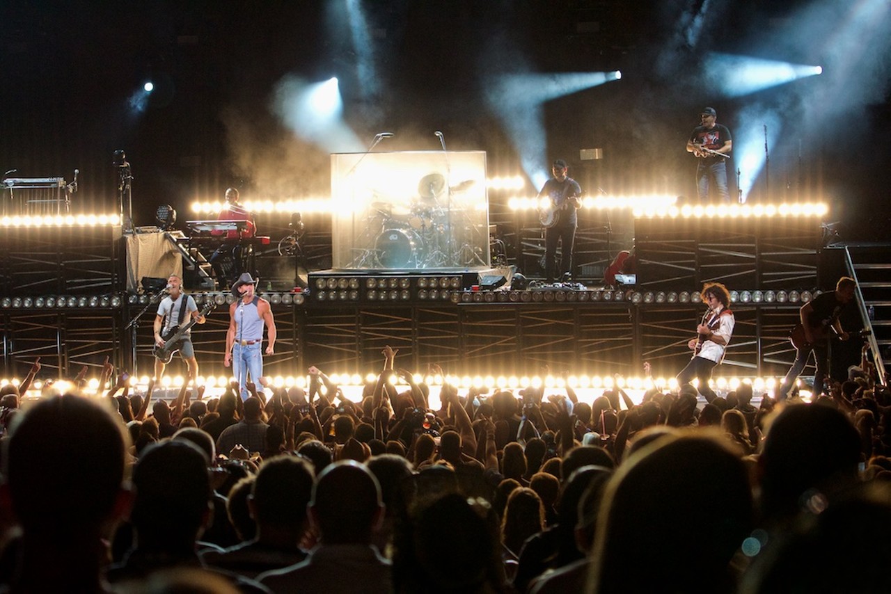PHOTOS: Tim McGraw performing at Blossom Music Center