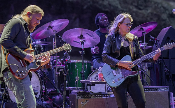 Derek Trucks (left) and Susan Tedeschi.