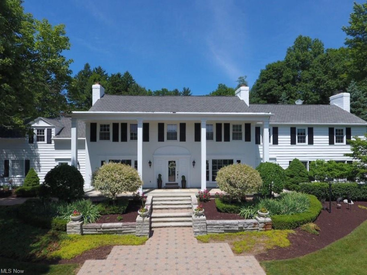 The Grounds Of This $1.85 Million Dollar Hunting Valley Home Are Unbelievable