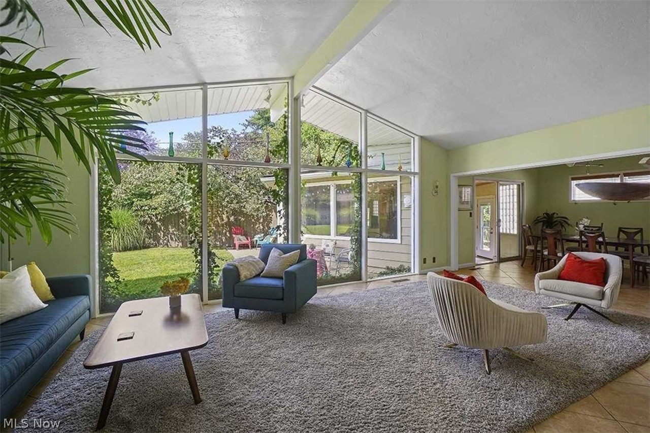 This California Ranch In Edgewater Just Hit the Market With All the West Coast Vibes