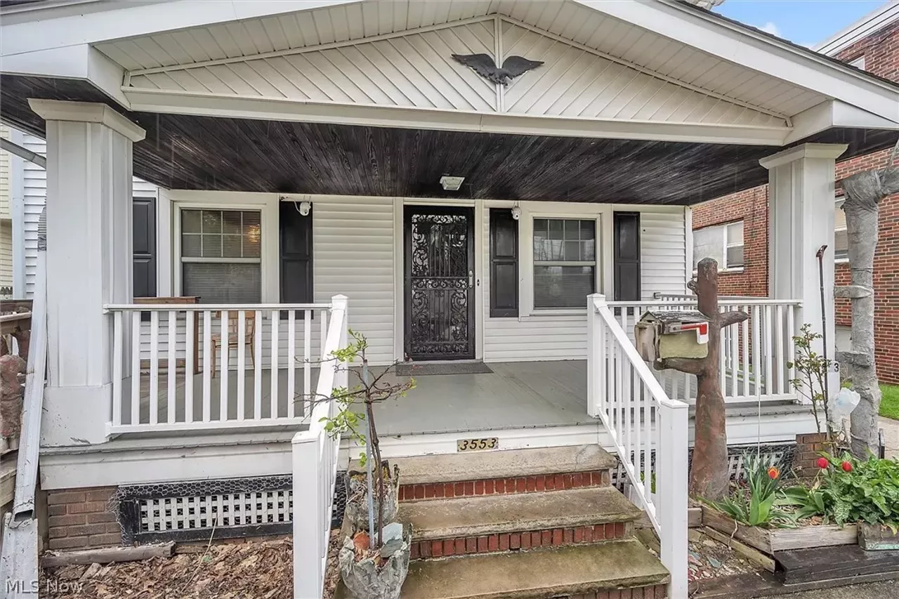 This Cleveland House and Its Giant Dinosaur Statues Could Be Yours For 162,000 Cleveland