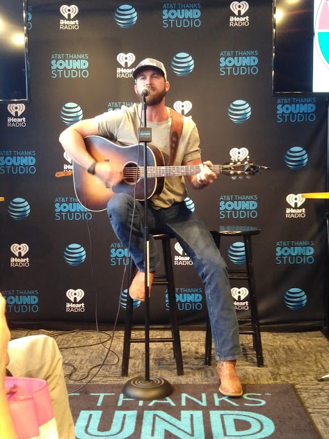Country Singer-Songwriter Riley Green Delivers Intimate Pop-Up Performance at WGAR