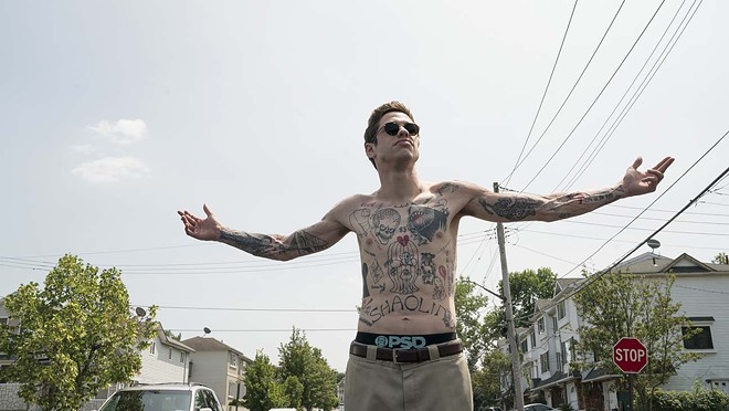 Pete Davidson is King in Judd Apatow's Sweetly Mediocre Staten Island Comedy