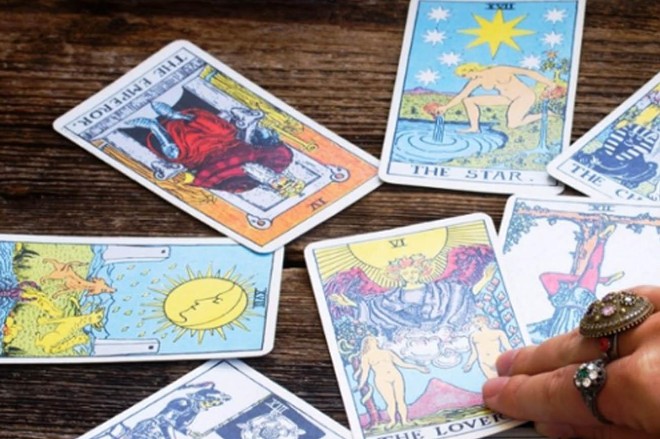 Best Online Tarot Card Reading Sites For Free & Accurate Readers