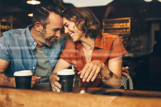 11 Best Age Gap Dating Sites to Find Younger & Older Singles