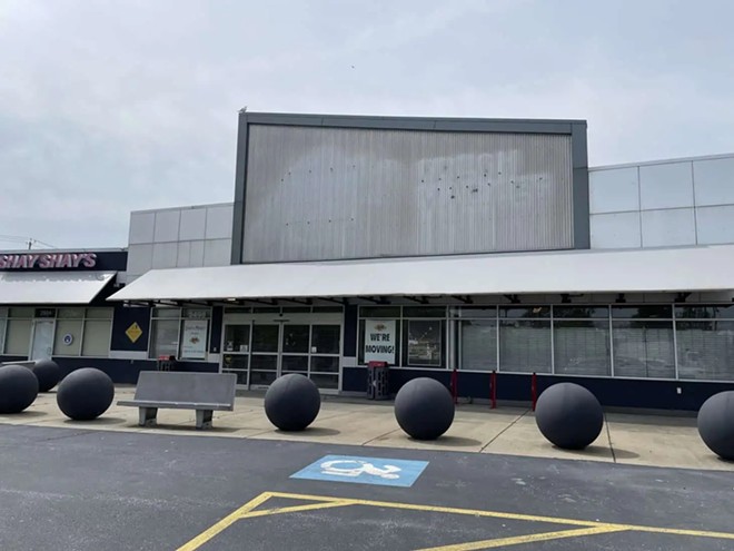 More than four years after Dave’s Market left the Central neighborhood, the storefront in Arbor Park Plaza at East 40th Ave. and Community College Ave. remains vacant, and the neighborhood has no grocery store. - (Photo by Sharon Holbrook)