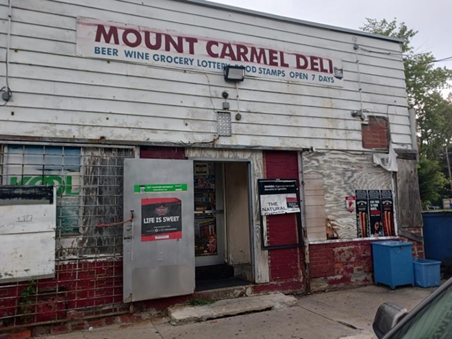 Mount Carmel Deli, een van de drie gemakswinkels die The Land bezocht in de straten rond Woodhill Estates, gaat deze maand definitief sluiten, aldus een medewerker.  - (Foto door Ronnetta Stallworth)